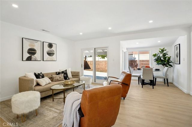 13907 13909 Wyandotte Street, Van Nuys, CA 91405