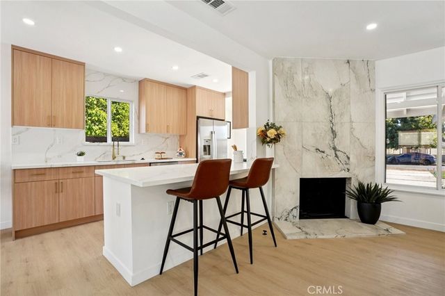 13907 13909 Wyandotte Street, Van Nuys, CA 91405