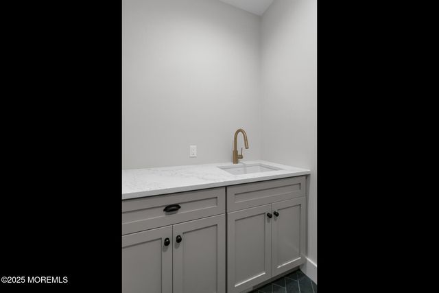 121 Black Point Road, Rumson, NJ 07760