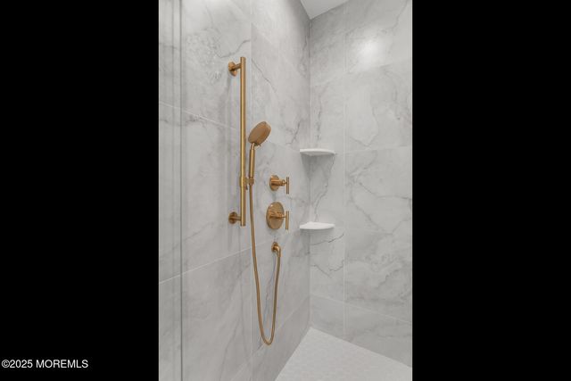 121 Black Point Road, Rumson, NJ 07760