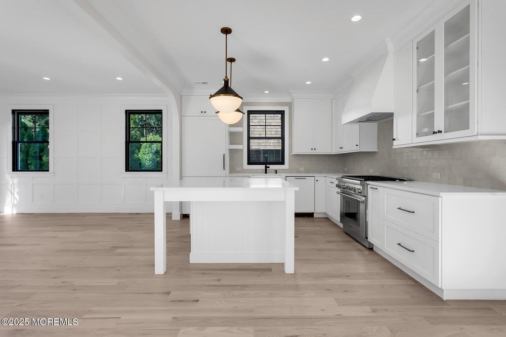 121 Black Point Road, Rumson, NJ 07760