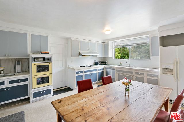 30746 Principio Drive, Malibu, CA 90265