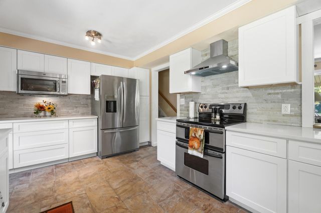 2756 Cottonwood Drive, Springfield, OH 45504