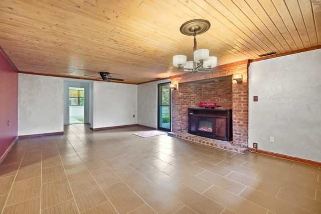2756 Cottonwood Drive, Springfield, OH 45504