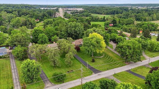 2756 Cottonwood Drive, Springfield, OH 45504