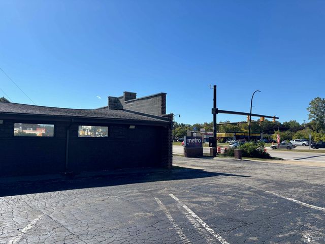 8357 Telegraph Road, Taylor, MI 48180