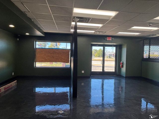 8357 Telegraph Road, Taylor, MI 48180