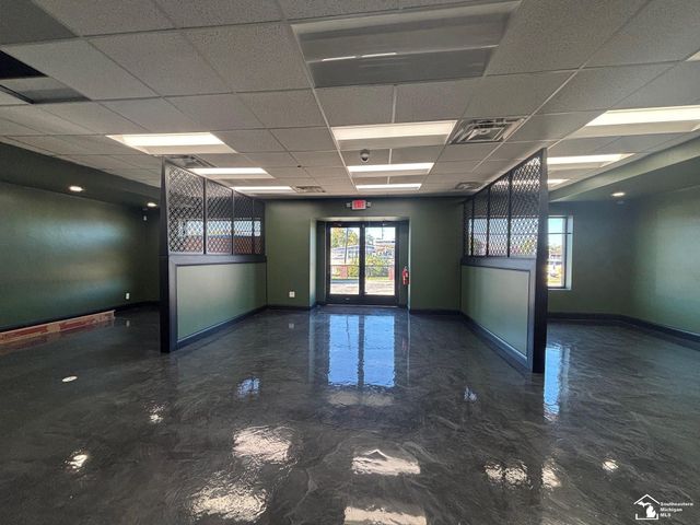 8357 Telegraph Road, Taylor, MI 48180
