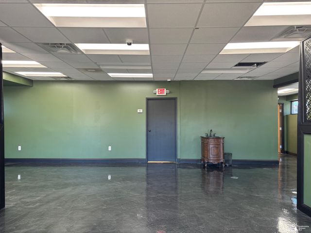 8357 Telegraph Road, Taylor, MI 48180
