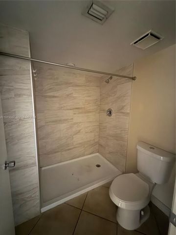 6601 SW 116th Ct 402, Miami, FL 33173