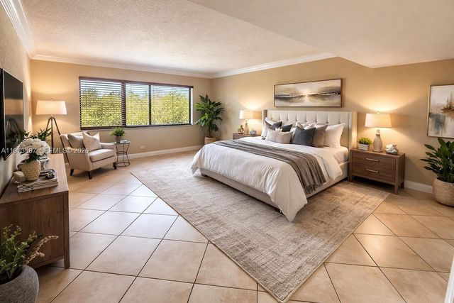 6601 SW 116th Ct 402, Miami, FL 33173