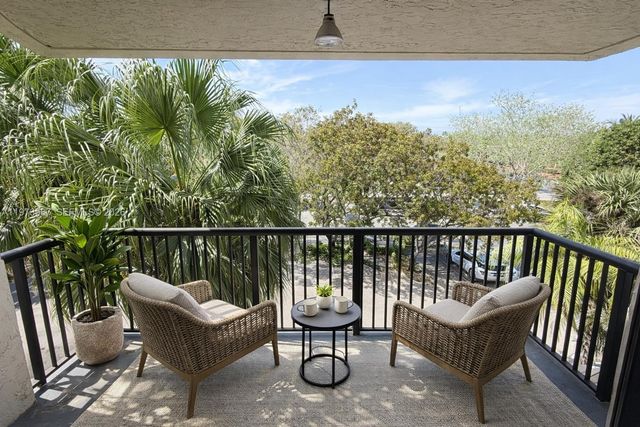 6601 SW 116th Ct 402, Miami, FL 33173