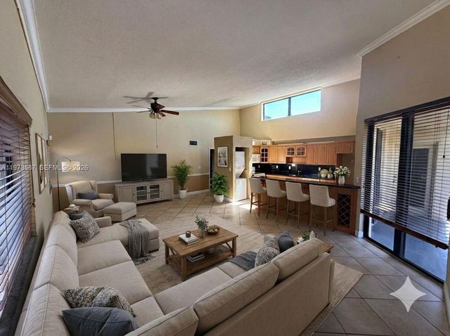 6601 SW 116th Ct 402, Miami, FL 33173