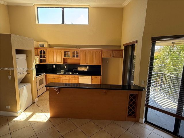 6601 SW 116th Ct 402, Miami, FL 33173