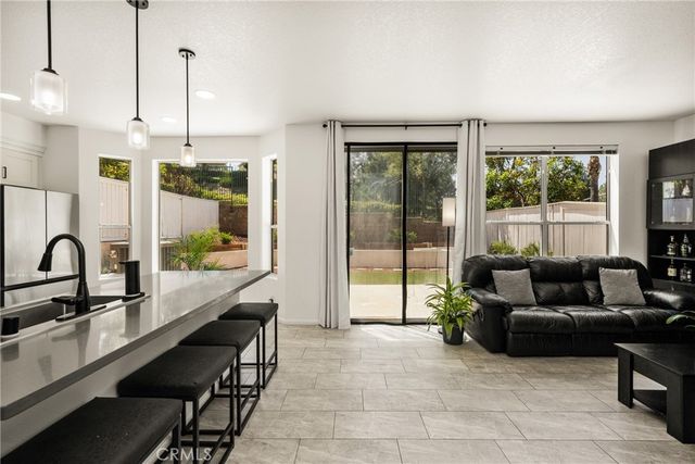 8610 E Silver Ridge, Anaheim Hills, CA 92808