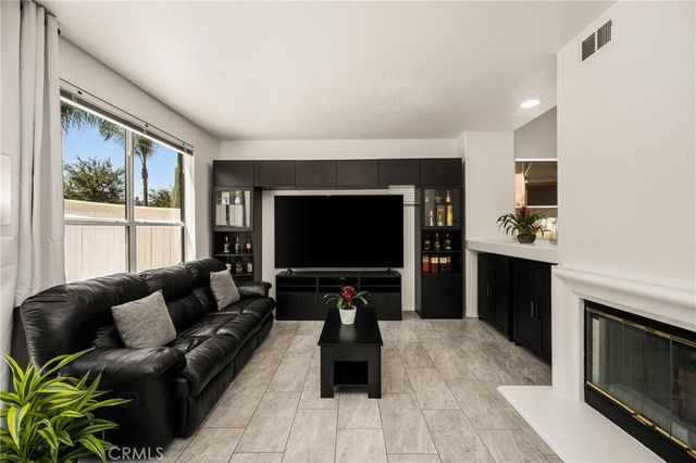 8610 E Silver Ridge, Anaheim Hills, CA 92808