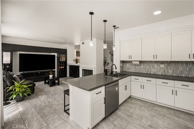 8610 E Silver Ridge, Anaheim Hills, CA 92808