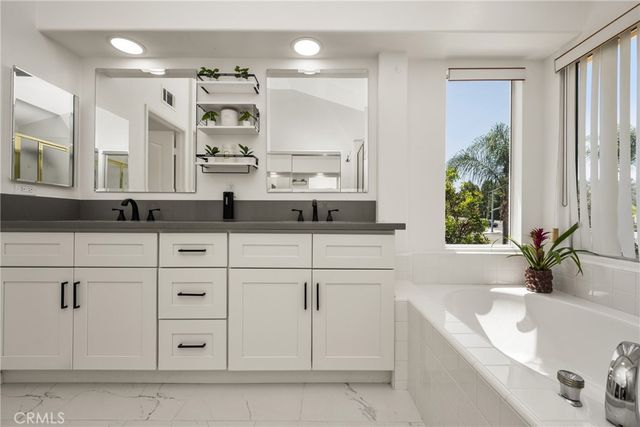 8610 E Silver Ridge, Anaheim Hills, CA 92808