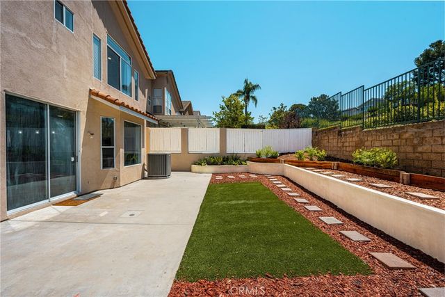 8610 E Silver Ridge, Anaheim Hills, CA 92808