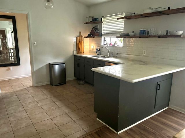 3135 N Shannon Lakes Drive, Tallahassee, FL 32309