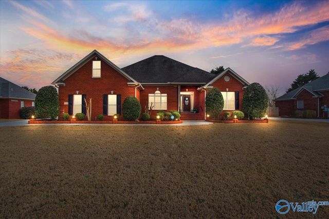 110 Arrow Path Drive, Huntsville, AL 35806