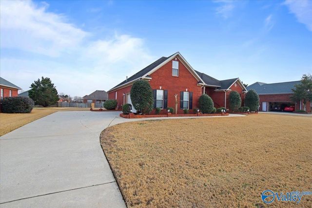 110 Arrow Path Drive, Huntsville, AL 35806