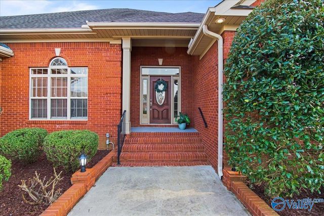 110 Arrow Path Drive, Huntsville, AL 35806