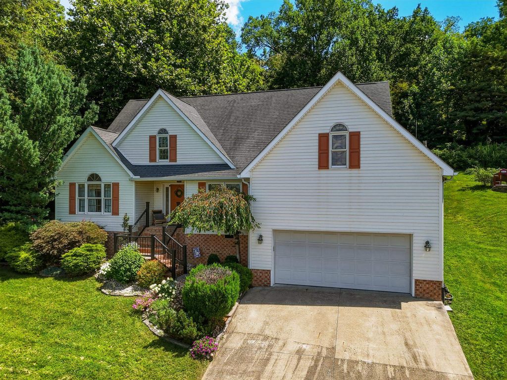 109 Dogwood Lane, South Point, OH 45680