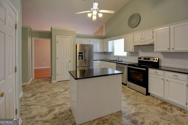 195 Manor Oak Drive, Covington, GA 30014