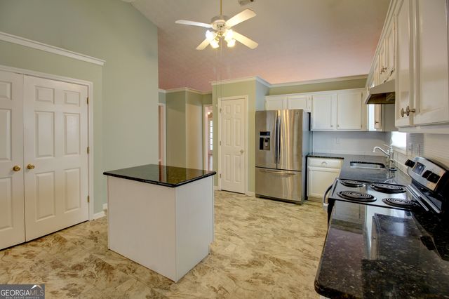 195 Manor Oak Drive, Covington, GA 30014