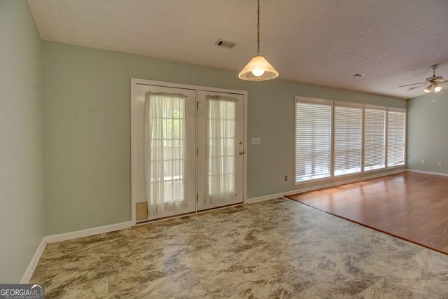 195 Manor Oak Drive, Covington, GA 30014