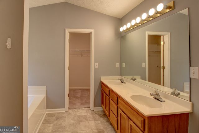 195 Manor Oak Drive, Covington, GA 30014