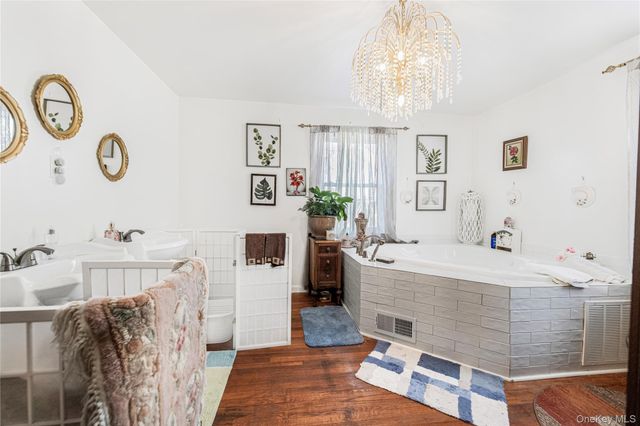 233 Clunie Avenue, Yonkers, NY 10703