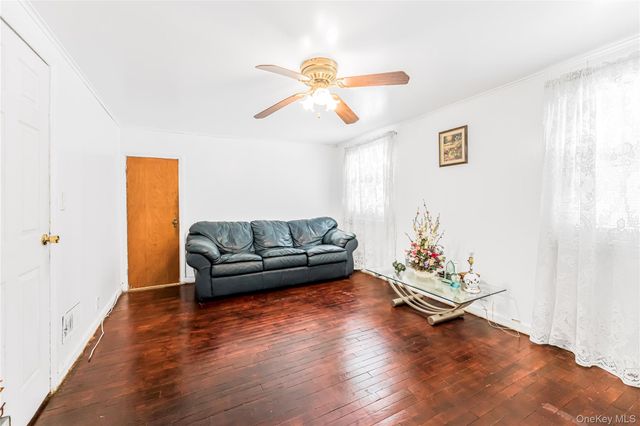 233 Clunie Avenue, Yonkers, NY 10703