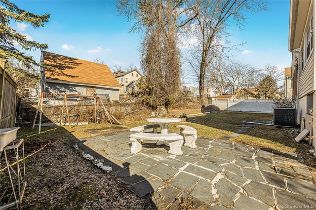 233 Clunie Avenue, Yonkers, NY 10703