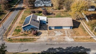 829 S Hibbard Street, Staunton, IL 62088