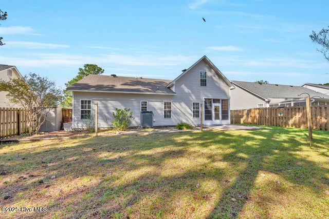 1042 Maplechase Drive SE, Leland, NC 28451