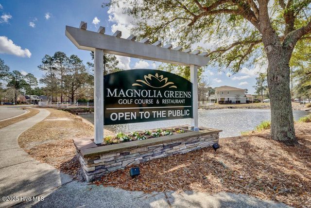 1042 Maplechase Drive SE, Leland, NC 28451
