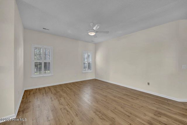 1042 Maplechase Drive SE, Leland, NC 28451