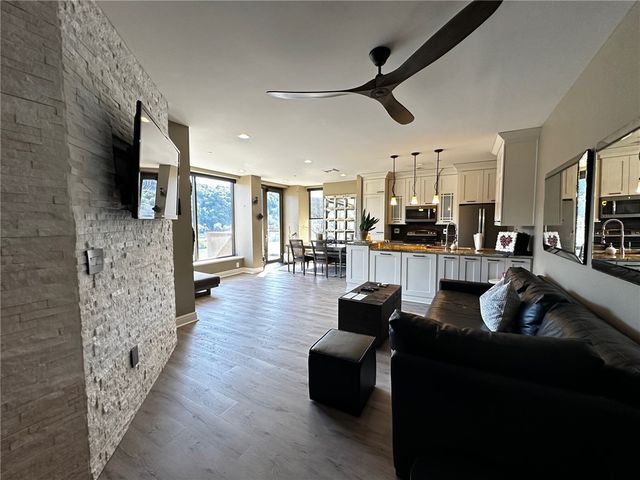 151 Fort Pitt Blvd 902, Downtown Pgh, PA 15222