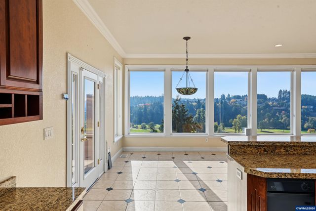 740 Hazeltine Av SE, Salem, OR 97306