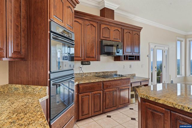 740 Hazeltine Av SE, Salem, OR 97306