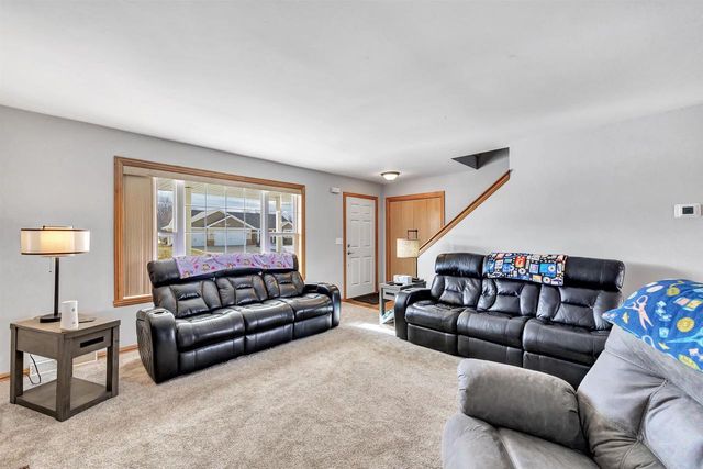 2080 W HIGGINS, De Pere, WI 54115