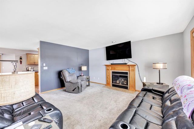 2080 W HIGGINS, De Pere, WI 54115