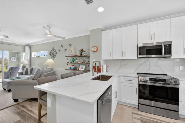 2020 WILLOW HAMMOCK CIRCLE 304, Punta Gorda, FL 33983