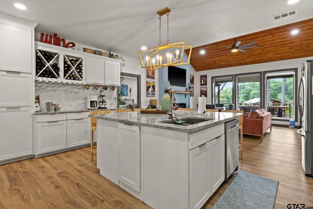 1284 Lake Franklin Dr, Winnsboro, TX 75494