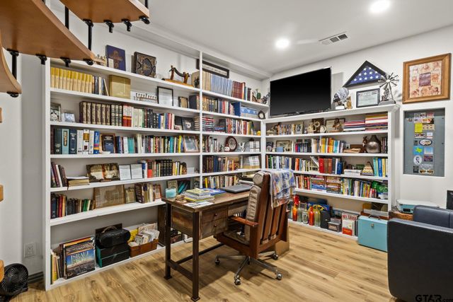 1284 Lake Franklin Dr, Winnsboro, TX 75494