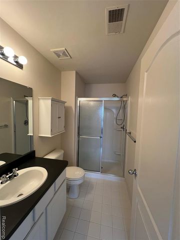 316 N Wixom Road 33, Wixom, MI 48393