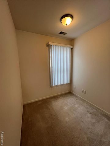 316 N Wixom Road 33, Wixom, MI 48393