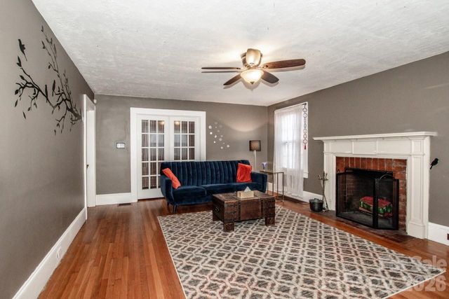 416 S Race Street, Statesville, NC 28677